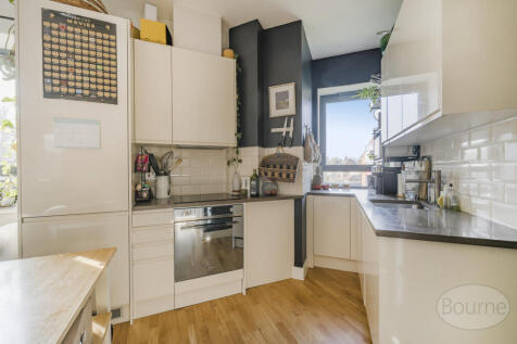 aacf43cf-6307-4e0...