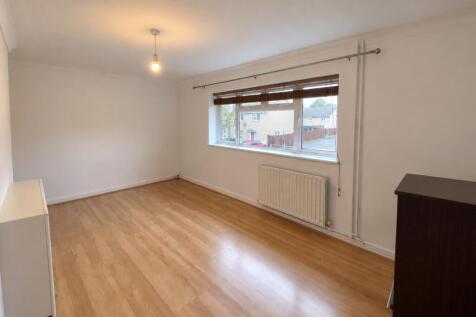 Upper Stoneyfield, Harlow, Essex, CM19 photo 3