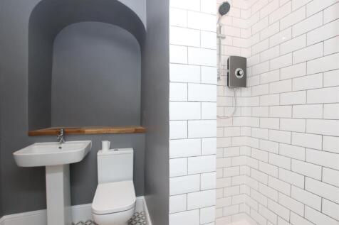 Shower room.JPG