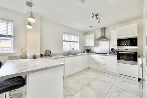 Kitchen/ Dining / Family