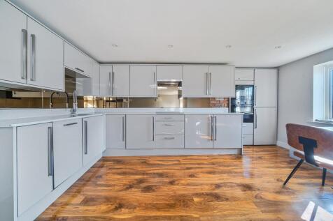 Reception/Kitchen
