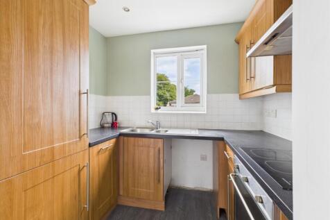 CAM03729G0-PR0070-STILL005