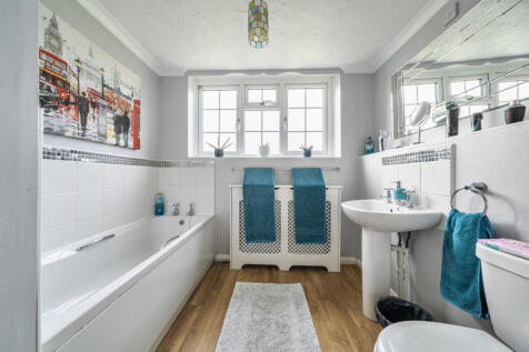 1432540-11-69c2b3...