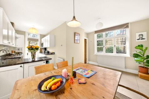 Kitchen &amp; Dining Area