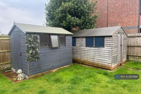 Fleetham Gardens, Lower Earley, Reading, RG6 photo 4