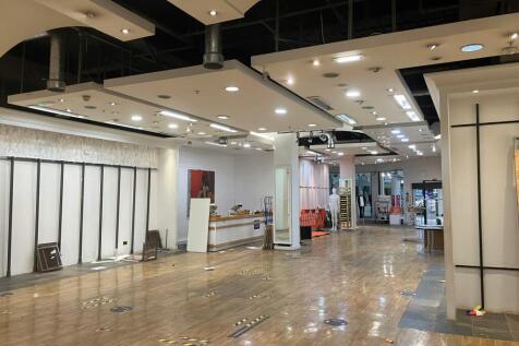 Retail Property (high street) to rent Image 6