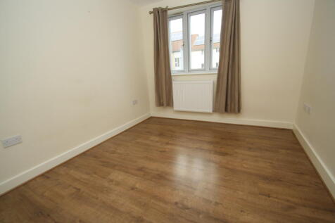 Thomas Court, New Mossford Way, Barkingside, Ilford, Redbridge photo 5