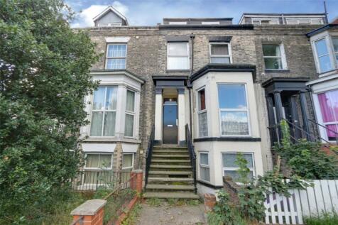 One bedroom flat - For sale by auction