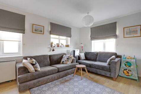 13-f26eJHPropWorld - 10 Tarragon Grove - 16.jpg