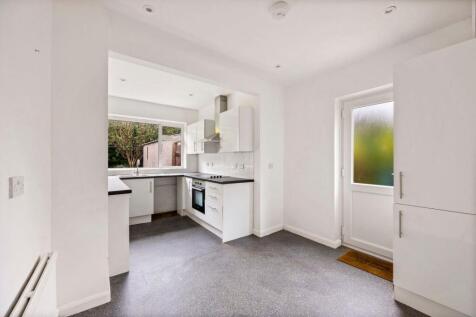 Windmill Close 16 KITCHEN 2.jpeg