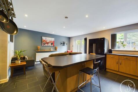 Kitchen/Diner/Living Area