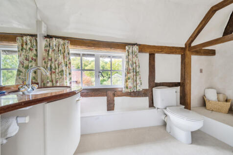 1353944-12-68c9ae...