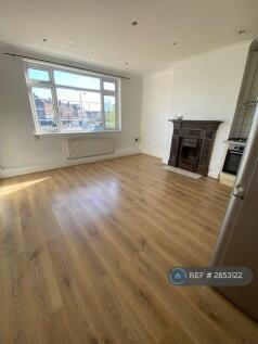 Loun/Kitchen - Facing Main Window