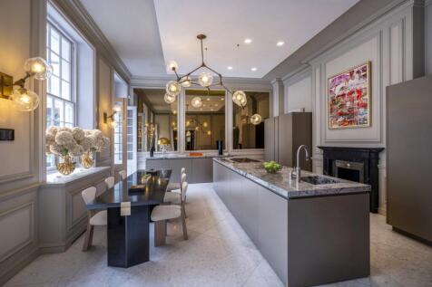 6 bed, 7 bath Town House in London - Photo 3