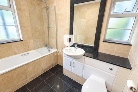 Powys Court, Bowes Road, London photo 3