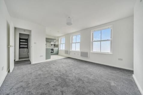 Open Plan Reception/Kitchen