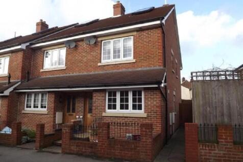 3-bed semi-detached on Nelson Road, Horsham, West Sussex. RH12 2JE, £1,950/mo