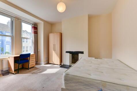 62 Brading Road Bedroom 1 (2)