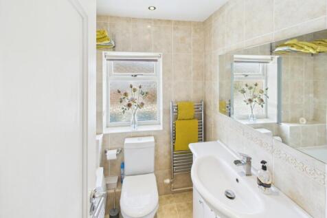 CAM04233G0-PR0025-STILL035