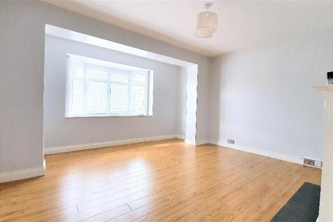 Archway, Romford, London, RM3 photo 3