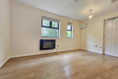 Ground Floor Studio Flat