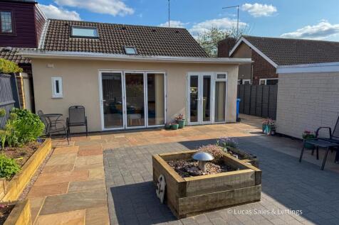 5 St James Cl Kettering-12.jpg