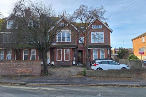 Worthing, BN14 - property photo