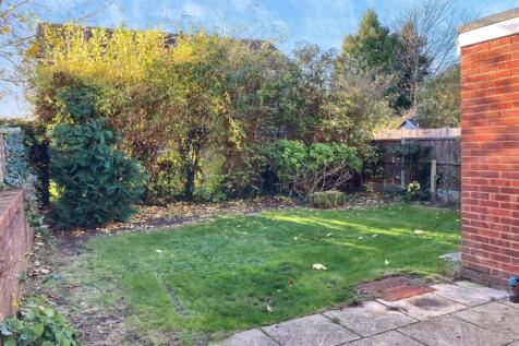 Midhurst Close, Aylesbury, HP21 photo 4