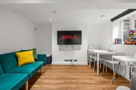 **STUDENTS** Available - 6 Rooms - Pierpoint Street, Worcester photo 3