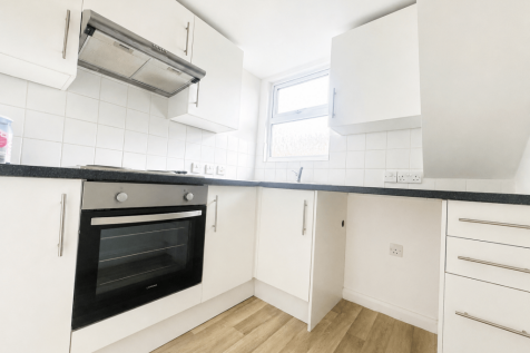 1 Bedroom Flat, Gillingham High Street
