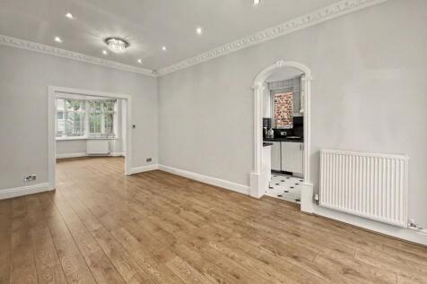 Lounge / Dining Room