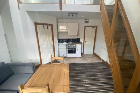 Kitchen/ Living Area