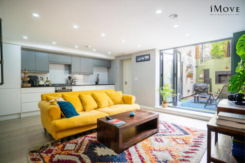 London, SE19 - property photo