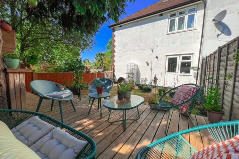 West Molesey, KT8 - property photo