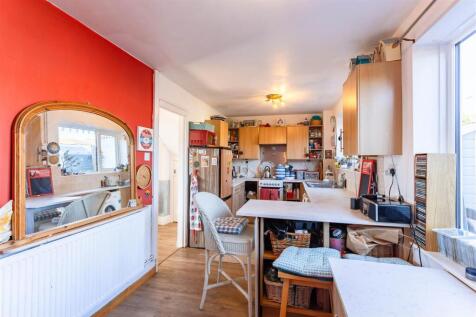 Kitchen Diner (2).jpg