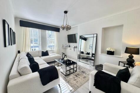 Lounge 1