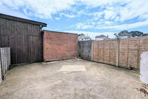 SPACIOUS MAISONETTE IN POPULAR LOCATION  photo 5