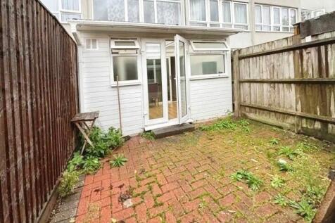 Shropshire Close, Mitcham, CR4 photo 3