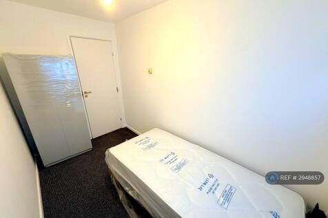 Pointer Close, London, SE28 photo 4