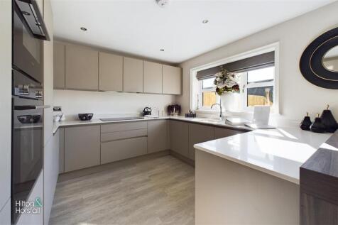 Internal Photo (Plot 8)