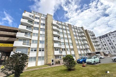 Eastbourne, BN21 - property photo