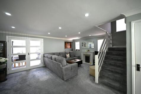 lounge (2).jpg
