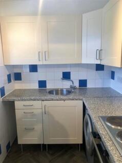Ebourne Close, Kenilworth photo 5