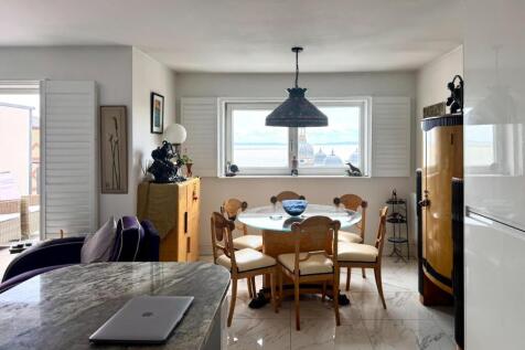 Open Plan Living/Dining/Kitchen