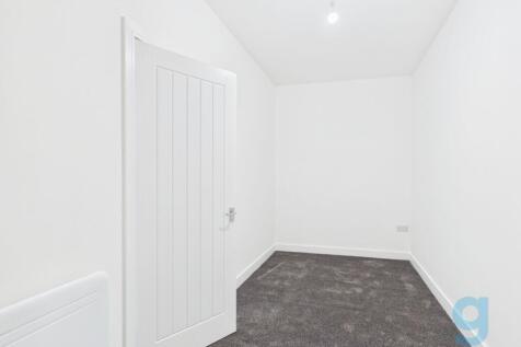 Lisburn Lane, Liverpool, L13 photo 4