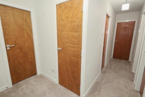 2 - Hallway.jpg
