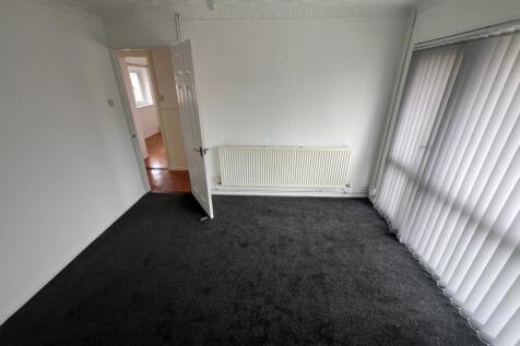 CAERNARVON CRESCENT, CWMBRAN photo 3