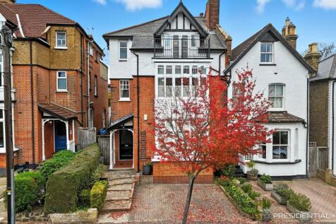 Woodford Green, IG8 - property photo