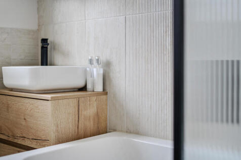 1336681-10-68a356...