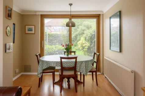 FAMILY ROOM 2
